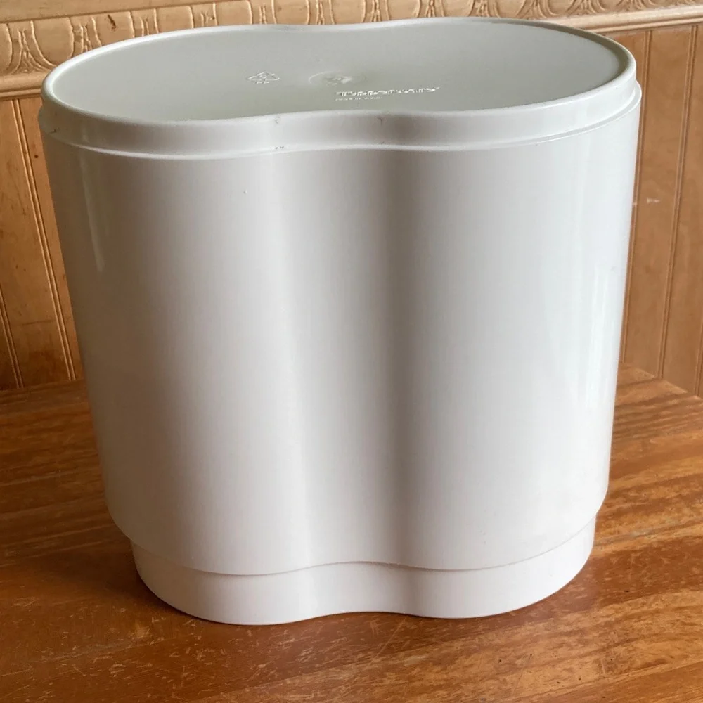 Tupperware Classic White Toilet Paper Holder
